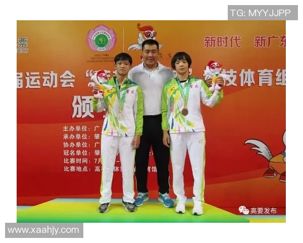 羽毛球新手必看:从零开始的比赛经验与技巧全面指南 羽毛球新手必看:从零开始的比赛经验与技巧全面指南